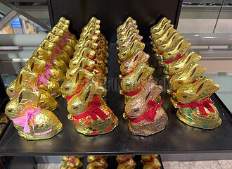 Deutschland  Bremen - Schokoladen-Osterhasen  Goldhasen der Marke Lindt