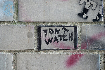 Berlin  Deutschland - Ziegelwand mit Screen