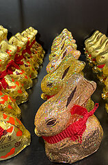 Deutschland  Bremen - Schokoladen-Osterhasen  Goldhasen der Marke Lindt