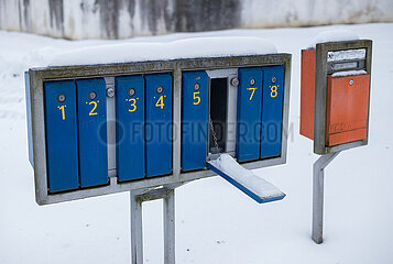 Cesky Krumlov  Tschechien - Postkasten im Schnee