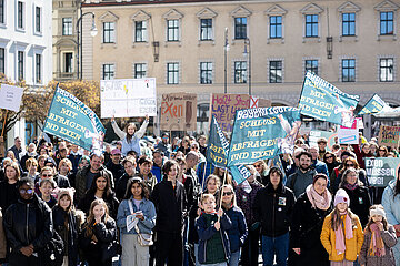 Protest gegen Exen und Ausfragen in München