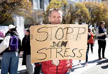Protest gegen Exen und Ausfragen in München