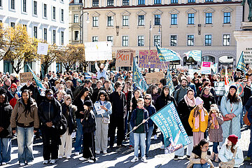 Protest gegen Exen und Ausfragen in München