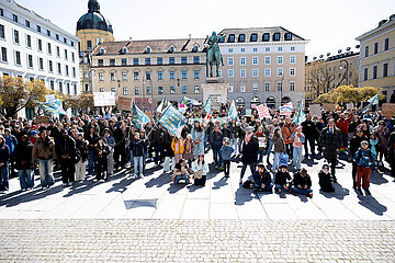 Protest gegen Exen und Ausfragen in München
