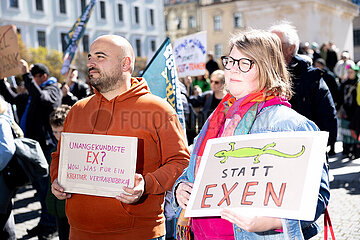Protest gegen Exen und Ausfragen in München