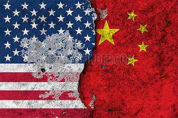 USA & China Flaggen - Abgeplatzte Farbe
