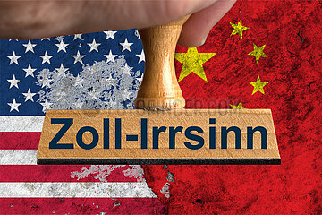 Symbolischer Stempel Zoll-Irrsinn