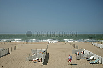 De Haan  Belgien  BE - Nordsee-Strand