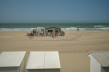 De Haan  Belgien  BE - Nordsee-Strand