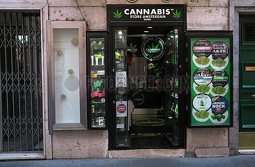 Rom  Latium  Italien  ITA - Cannabis Store Amsterdam  Ladenkette  die Cannabisprodukte verkauft