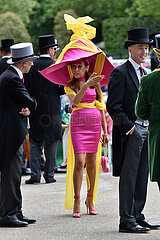 Royal Ascot  Fashion  woman with big hat at the racecourse
