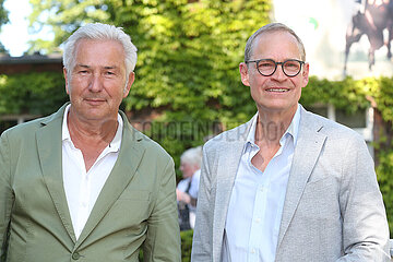Hoppegarten  Deutschland  Klaus Wowereit (links) und Michael Mueller  ehemalige regierende Buergermeister von Berlin