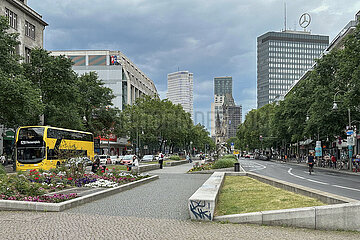 Berlin  Deutschland  Blick von der Tauentzienstrasse in Richtung Breitscheidplatz