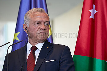 Berlin  Deutschland - Koenig Abdullah II. Ibn Al-Hussein bei einer Pressekonferenz im Kanzleramt.