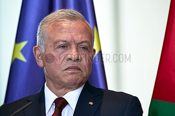Berlin  Deutschland - Koenig Abdullah II. Ibn Al-Hussein bei einer Pressekonferenz im Kanzleramt.