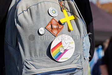 Hunderte demonstrieren bei Fridays For Future in Düsseldorf