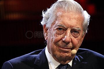 Mario Vargas Llosa - Lesung des Romans Die Enthuellung