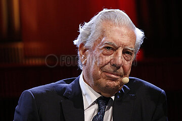 Mario Vargas Llosa - Lesung des Romans Die Enthuellung