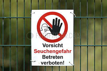Warnschild Vorsicht Seuchengefahr ...