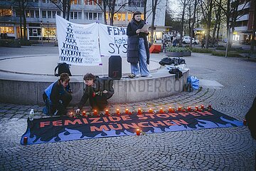 Kundegbung als Gedenken an einen Femizid in Schwabing Münchne