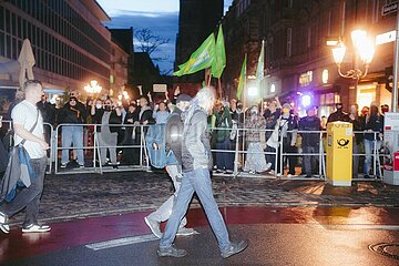 Proteste gegen die Demo des Team Menschrechte in Nürnberg