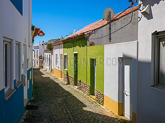 Bunte Gassen  Salema  Algarve  Portugal