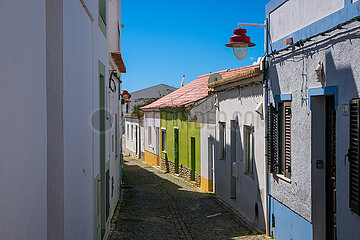 Bunte Gassen  Salema  Algarve  Portugal