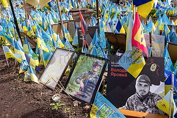 Gedenkort auf dem Maidan für die toten Soldaten des Krieges