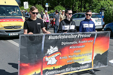 Rechte Demo läuft nach Blockaden in Berlin