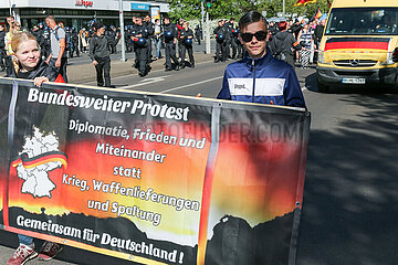Rechte Demo läuft nach Blockaden in Berlin