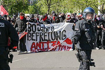 Rechte Demo läuft nach Blockaden in Berlin