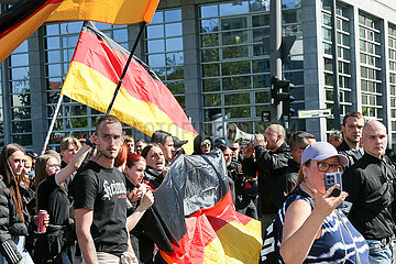 Rechte Demo läuft nach Blockaden in Berlin