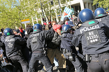 Rechte Demo läuft nach Blockaden in Berlin
