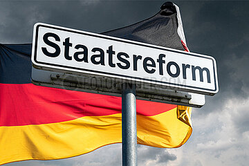Symbolisches Schild Staatsreform