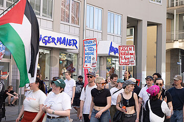 Revolutionäre 1. Mai Demo in München