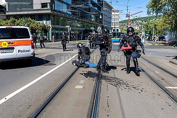 Die unbewilligte sogenannte Nachdemo der linksautonomen Szene in Zürich