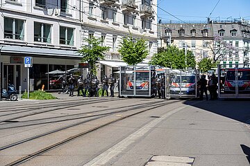 Die unbewilligte sogenannte Nachdemo der linksautonomen Szene in Zürich
