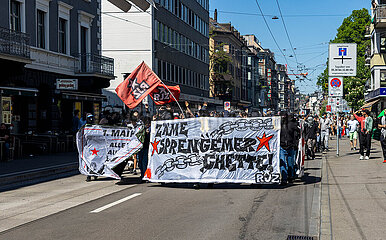 Die unbewilligte sogenannte Nachdemo der linksautonomen Szene in Zürich