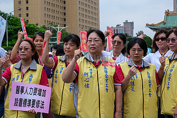 Thousands Gather for May Day Protest in Taiwan