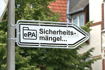 Symbolischer Wegweiser ePA Sicherheitsmaengel