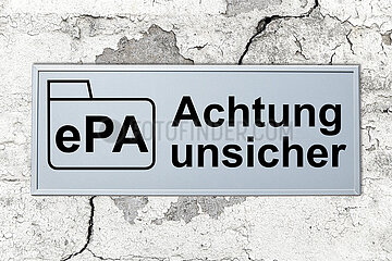 Symbolisches Schild ePA Achtung unsicher