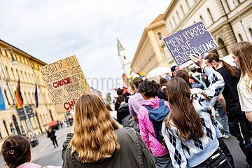 Pro-Choice Demo gegen den Marsch fürs Leben in München