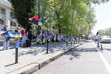 Angehörige gedenken Soldaten in Odessa