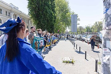Angehörige gedenken Soldaten in Odessa