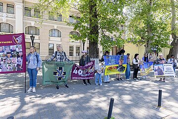 Angehörige gedenken Soldaten in Odessa