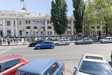 Angehörige gedenken Soldaten in Odessa