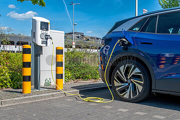 VW ID.4 beim Laden