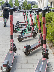 Geparkte E-Scooter