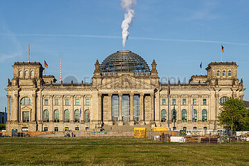 Der Berliner Reichstag - Weisser Rauch