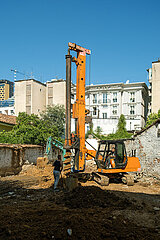 Albanien  Tirana - Baustelle in einem Wohnbezirk